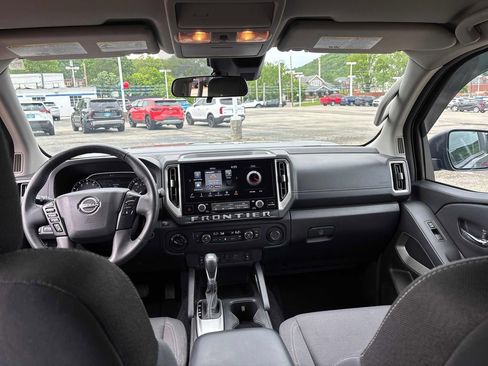 Used 2025 Nissan Frontier SV w/ SV Convenience Package AWD/4WD image 26