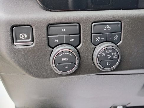 Used 2025 Chevrolet Silverado 2500 LT w/ Convenience Package AWD/4WD image 41