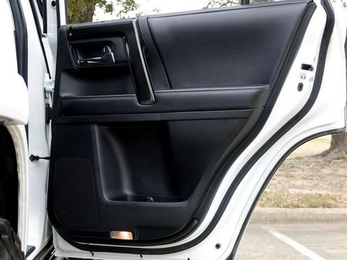 Used 2019 Toyota 4Runner TRD Off-Road Premium image 43