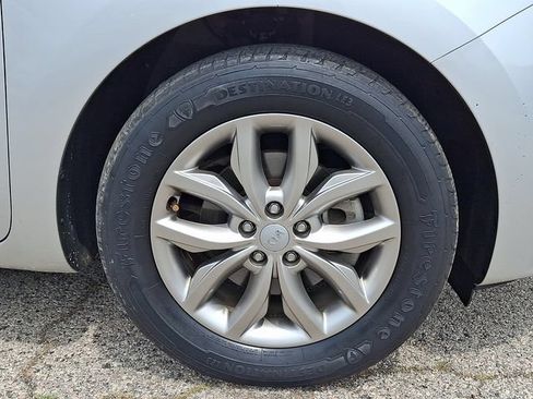 Used 2021 Kia Sedona EX FWD image 8