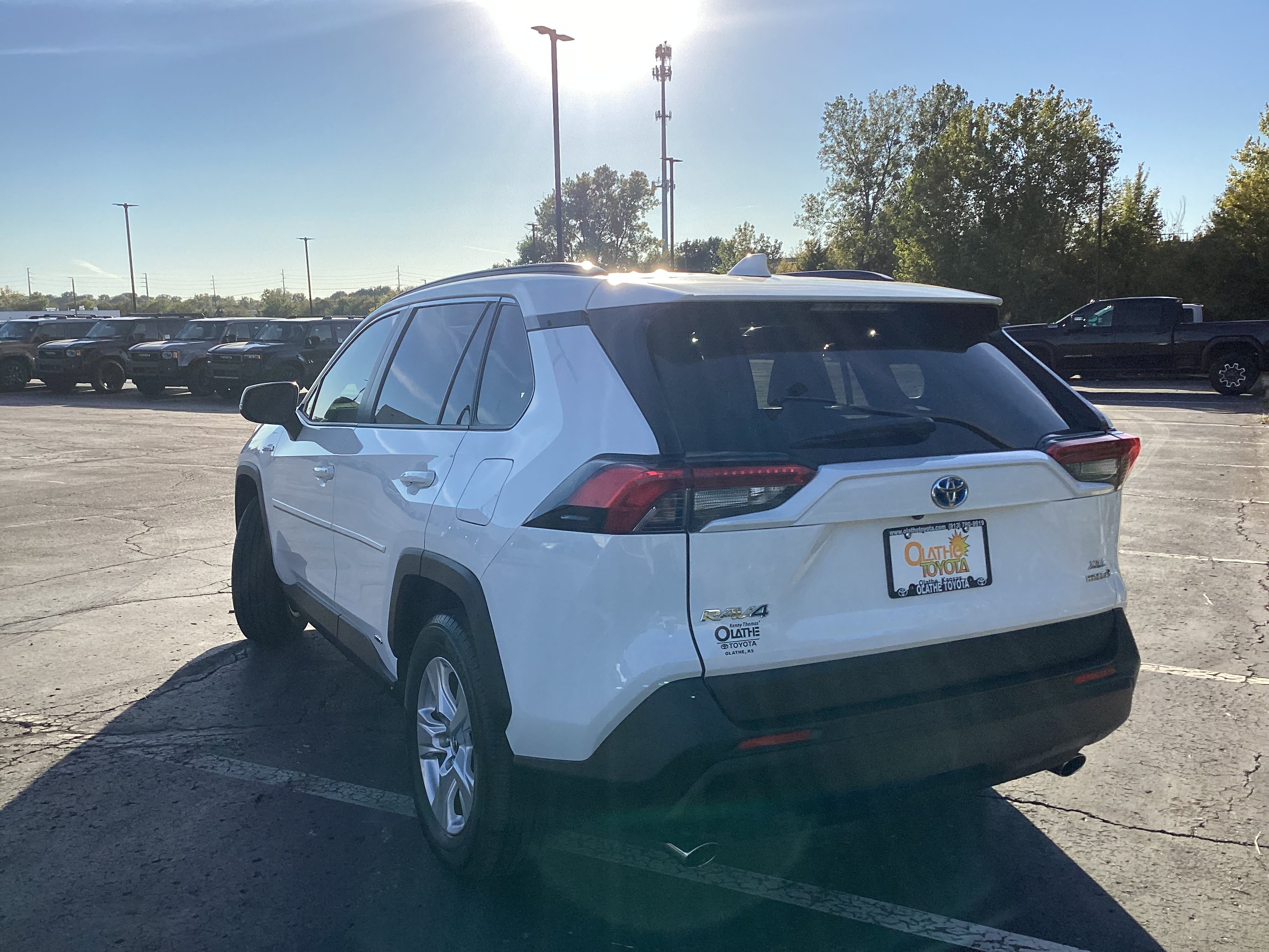 Certified 2021 Toyota RAV4 XLE w/ Convenience Package AWD/4WD image 17