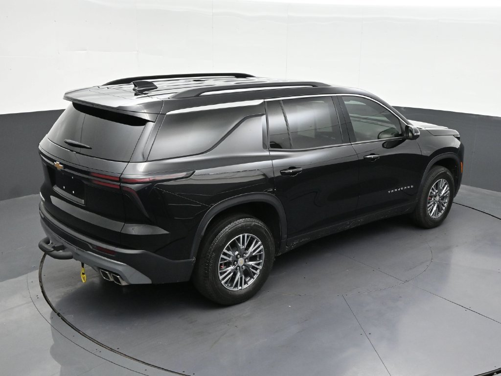 Used 2025 Chevrolet Traverse LT FWD image 21