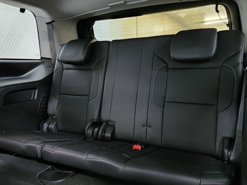 Used 2018 GMC Yukon SLT w/ Premium Edition AWD/4WD image 19