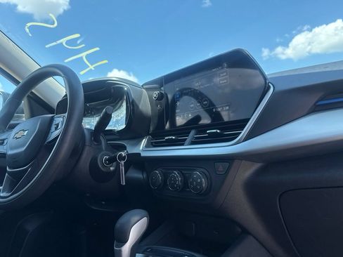 Used 2025 Chevrolet Trax LS FWD image 26
