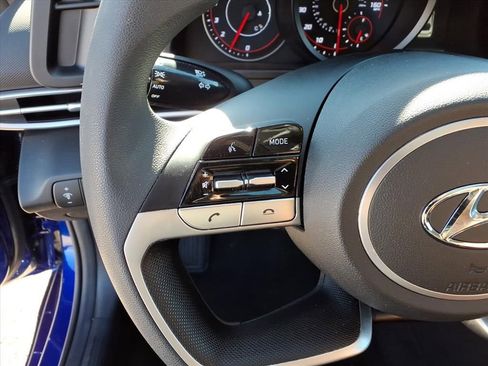 Used 2023 Hyundai Elantra SEL image 19