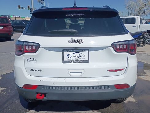 Used 2025 Jeep Compass Trailhawk AWD/4WD image 7