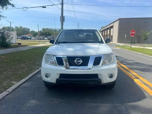 Used 2019 Nissan Frontier SV RWD image 2