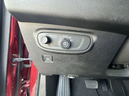 Used 2018 GMC Terrain SLE w/ Driver Convenience Package image 18