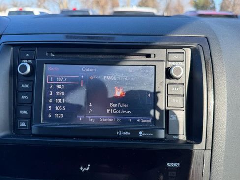 Used 2014 Toyota Sequoia Platinum image 19