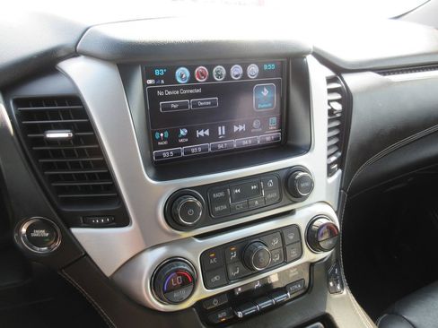 Used 2019 GMC Yukon XL SLT w/ Open Road Package AWD/4WD image 31