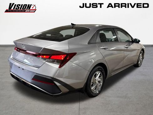 New 2026 Hyundai Elantra SE FWD image 5