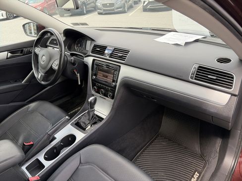 Used 2013 Volkswagen Passat 2.5 SE image 33