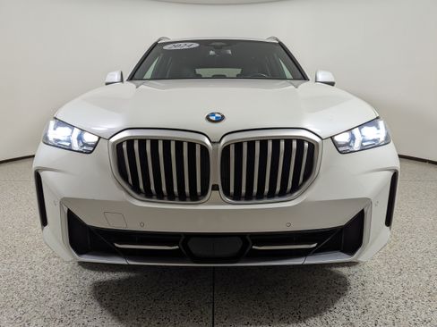 Used 2024 BMW X5 sDrive40i w/ Premium Package RWD image 2