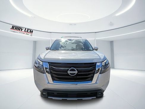 Used 2023 Nissan Pathfinder Platinum w/ Cargo Package image 7