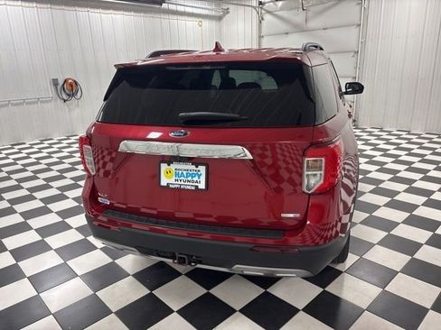 Used 2020 Ford Explorer XLT w/ Equipment Group 202A AWD/4WD image 4