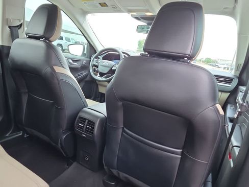 Used 2021 Ford Escape Titanium AWD/4WD image 16