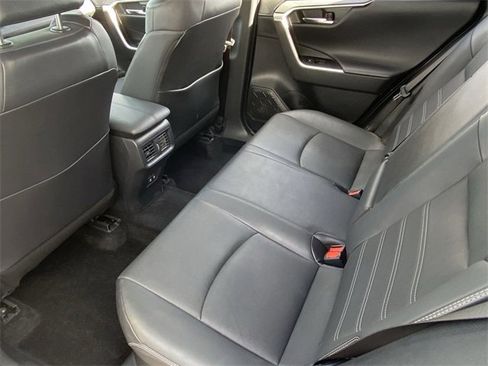 Used 2021 Toyota RAV4 Limited image 17