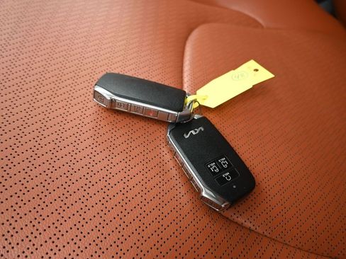 Used 2024 Kia Carnival SX Prestige image 77