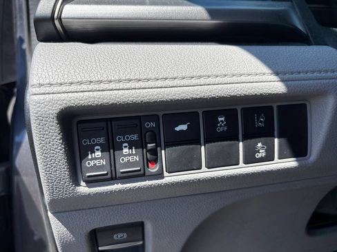 Used 2018 Honda Odyssey EX-L image 24