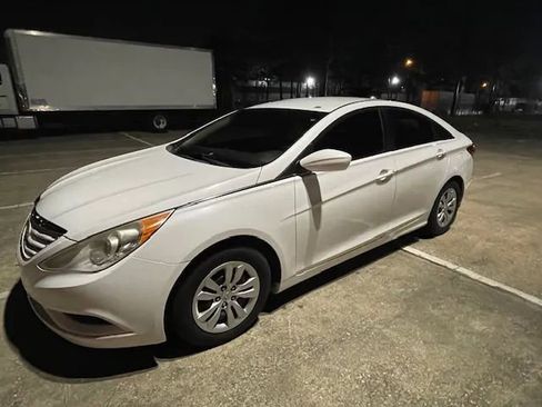 Used 2012 Hyundai Sonata GLS image 3