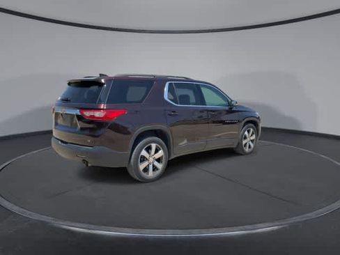 Used 2021 Chevrolet Traverse LT w/ LT Premium Package AWD/4WD image 8