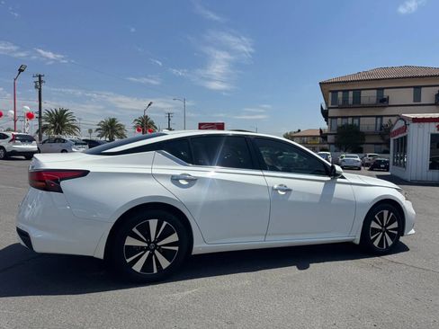 Used 2019 Nissan Altima 2.5 SV FWD image 10