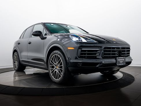 Certified 2023 Porsche Cayenne Platinum Edition AWD/4WD image 9
