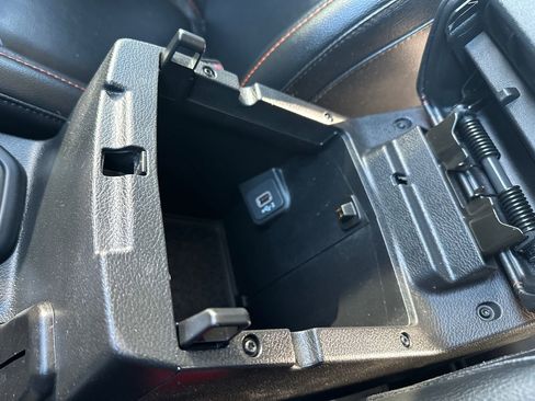 Used 2023 Jeep Gladiator Mojave w/ Cold Weather Group image 18