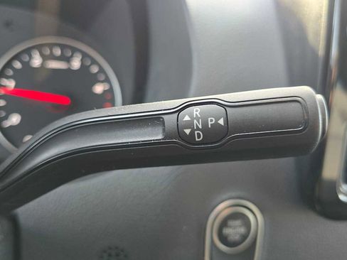 Used 2025 Mercedes-Benz Sprinter 2500 image 39