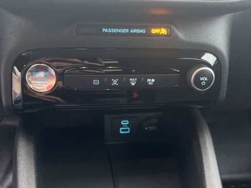 Used 2023 Ford Escape SE image 21