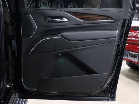 Used 2022 Cadillac Escalade ESV Premium Luxury w/ Performance Package image 27