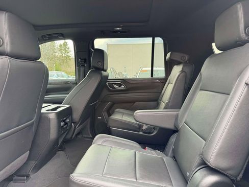 Used 2023 Chevrolet Suburban Z71 AWD/4WD image 11