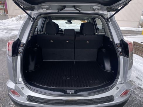 Used 2018 Toyota RAV4 XLE w/ Plus Extra Value Package image 17