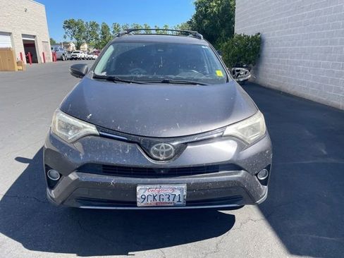 Used 2018 Toyota RAV4 Limited w/ Advanced Technology Package FWD image 2