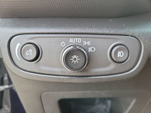 Used 2021 Chevrolet TrailBlazer LT w/ Convenience Package FWD image 19