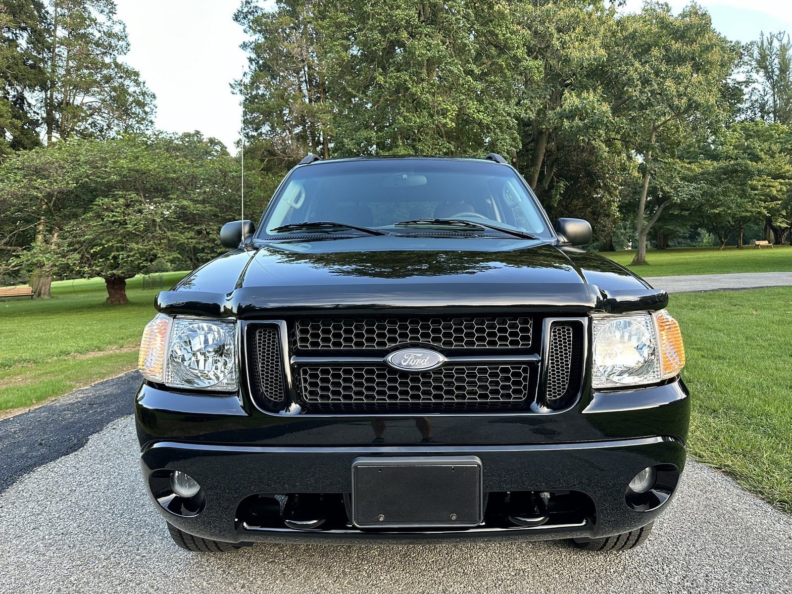 Used 2004 Ford Explorer Sport Trac 4x4 image 3