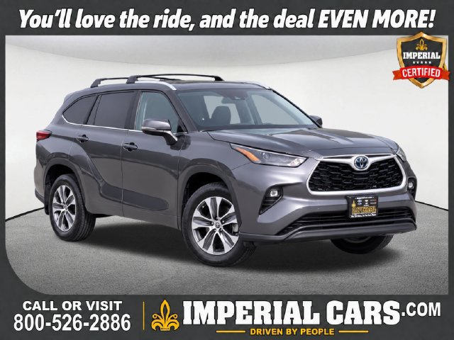 Used 2023 Toyota Highlander XLE AWD/4WD image 1