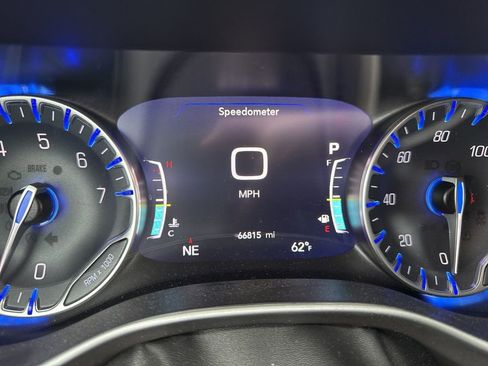 Certified 2020 Chrysler Pacifica Touring-L Plus image 6