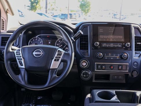 Used 2023 Nissan Titan SV image 21