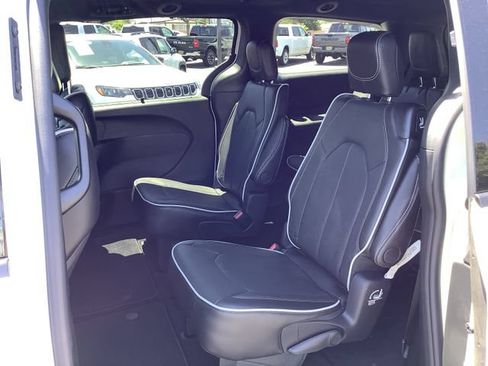 New 2027 Chrysler Pacifica Limited w/ S Appearance Package FWD image 25