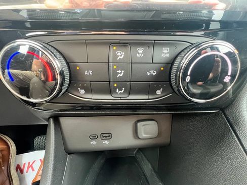 Used 2025 Buick Encore GX Sport Touring w/ Comfort Package FWD image 26