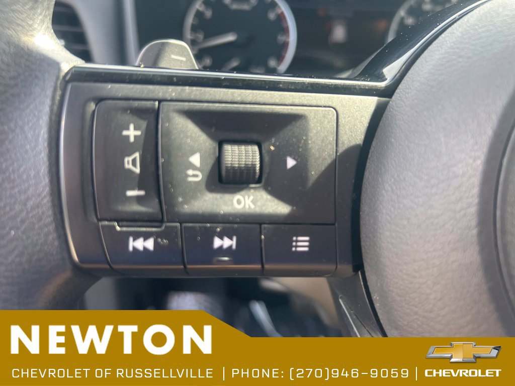 Used 2021 Nissan Rogue SV AWD/4WD image 14