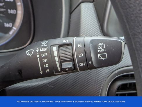 Used 2022 Hyundai Kona SE image 39