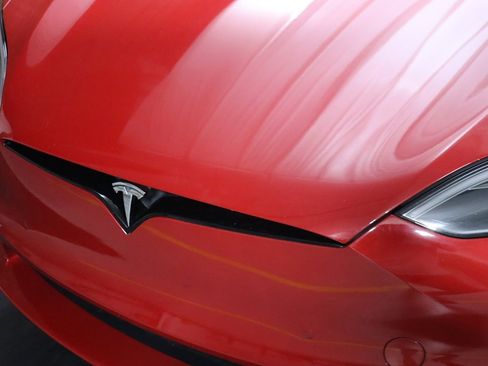 Used 2022 Tesla Model S AWD image 4