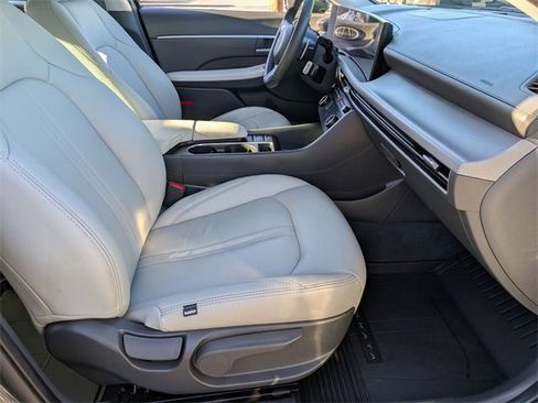 Certified 2024 Hyundai Sonata SEL w/ Convenience Package image 37