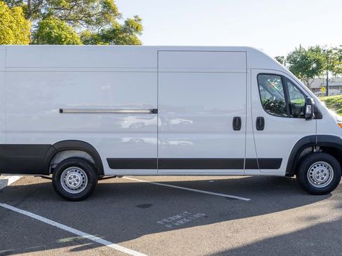 Used 2025 RAM ProMaster 3500 w/ Convenience Group image 3