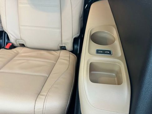 Certified 2024 Mercedes-Benz GLS 450 4MATIC image 33