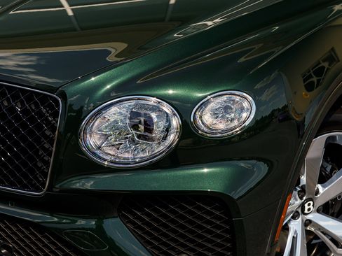 New 2026 Bentley Bentayga AWD/4WD image 2