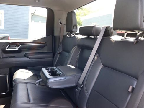 Used 2025 GMC Sierra 1500 SLT AWD/4WD image 23