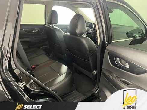 Used 2018 Nissan Rogue SL AWD/4WD image 12